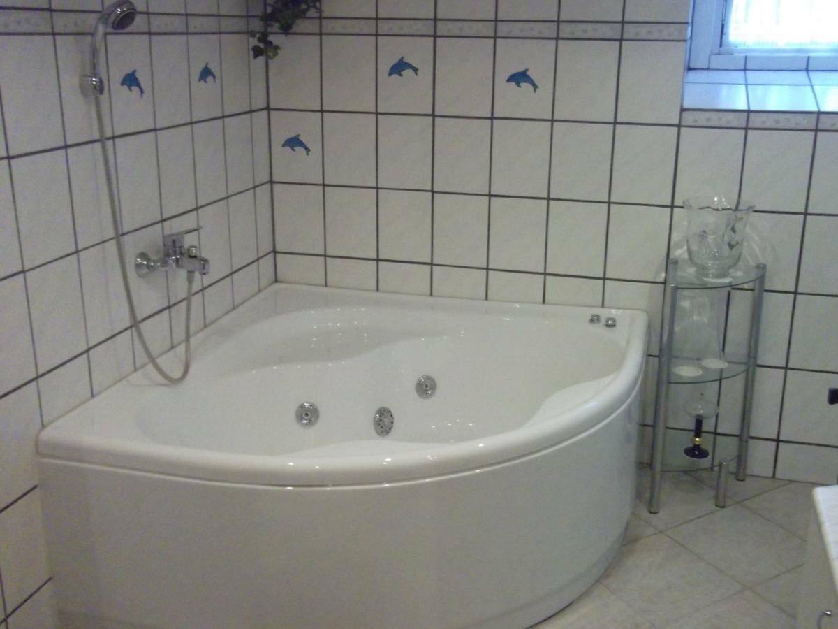Zum Alten Schusterhaus Bad Endbach エクステリア 写真
